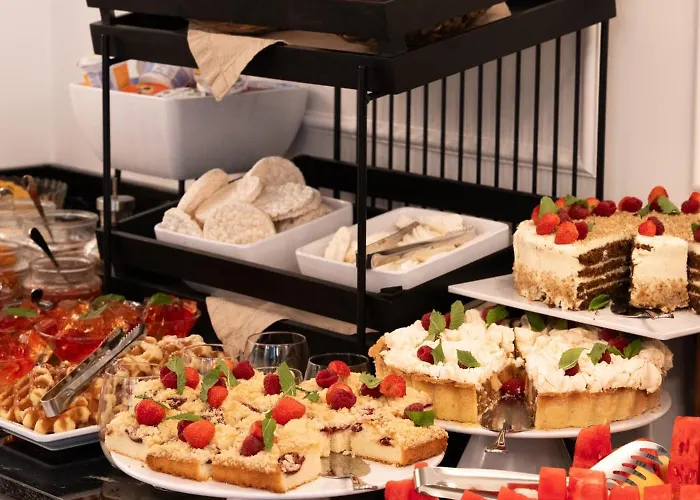 Renesans מלון דירות זקופאנה